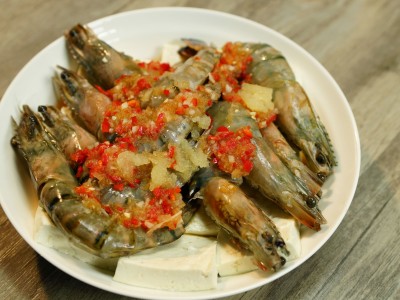 食譜-鯛魚豆腐羹+蒜蓉蒸蝦(一鍋兩菜)