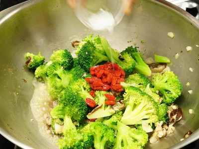 食譜-麻油蒜香青花菜