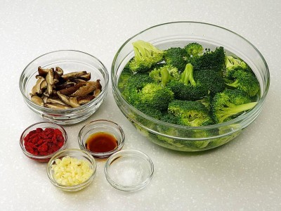 食譜-麻油蒜香青花菜