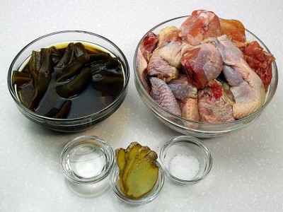 食譜-剝皮辣椒燉雞湯+清蒸鱈魚 (一鍋二菜)