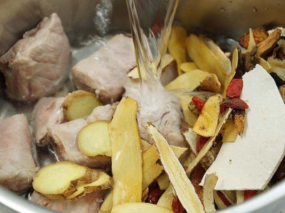 食譜-八珍燉排骨