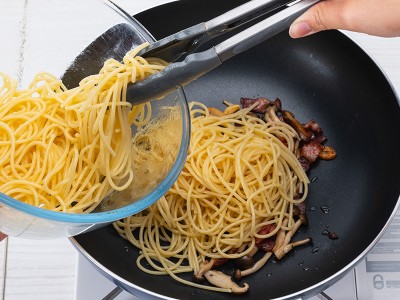食譜-青醬菇菇培根義大利麵 