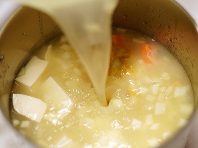 食譜-味噌豆腐鮭魚湯