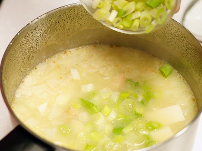 食譜-味噌豆腐鮭魚湯